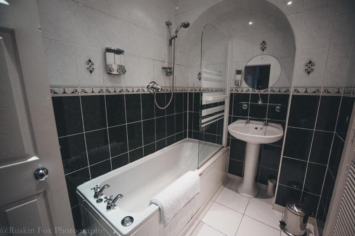 Prime 2 Bedroom City Centre Apt แอเบอร์ดีน ภายนอก รูปภาพ
