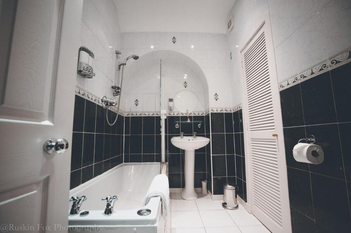 Prime 2 Bedroom City Centre Apt แอเบอร์ดีน ภายนอก รูปภาพ